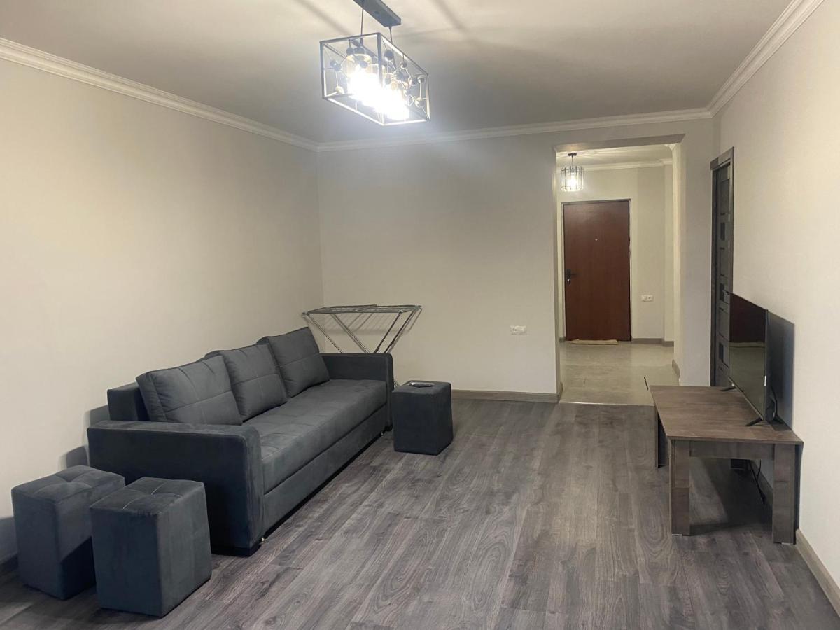 3 Cosy Apartment Near Airport Evn Ереван Екстериор снимка